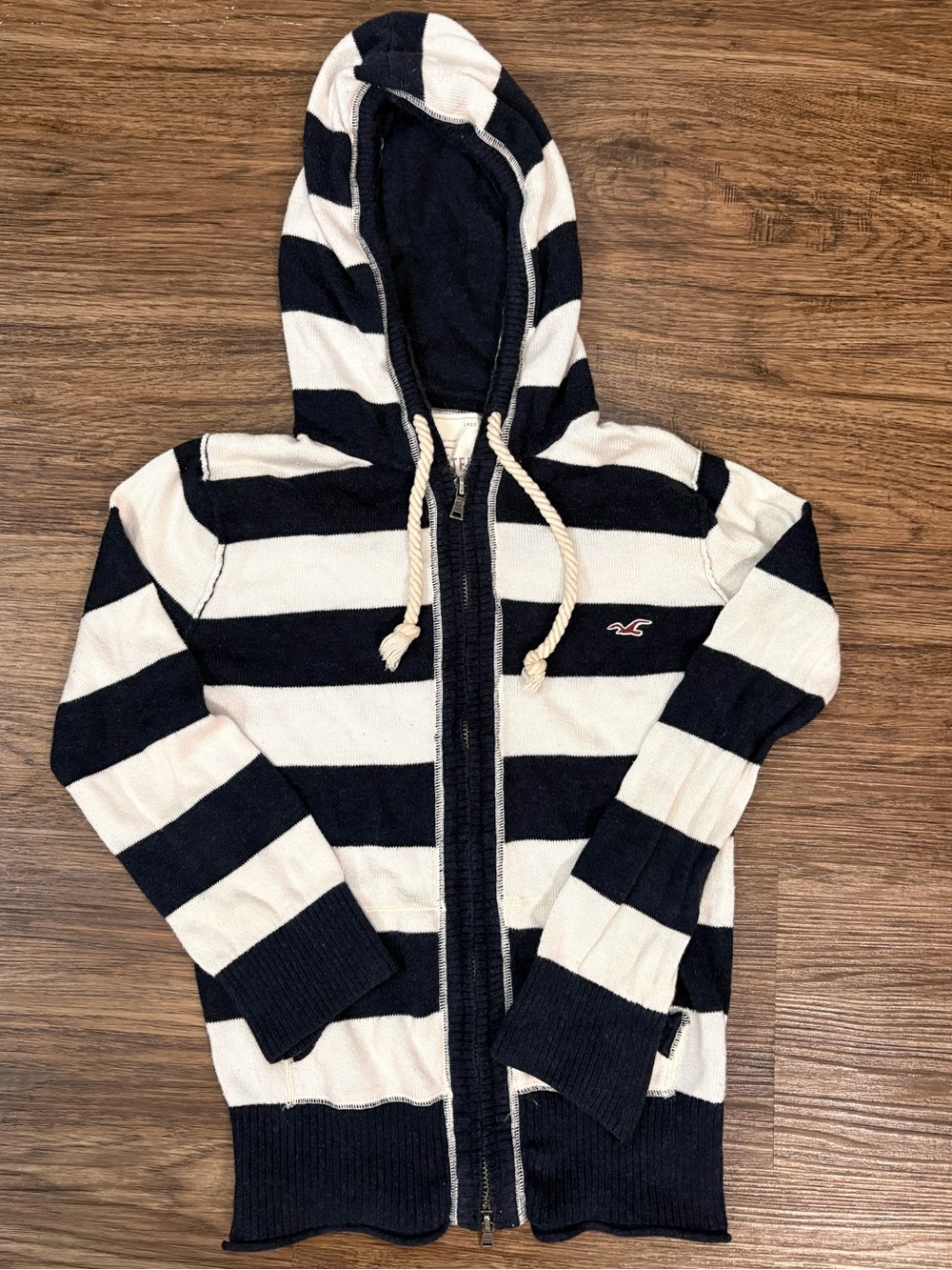 Vintage Y2K Hollister Navy/White Striped Zip-Up Jacket Size Medium